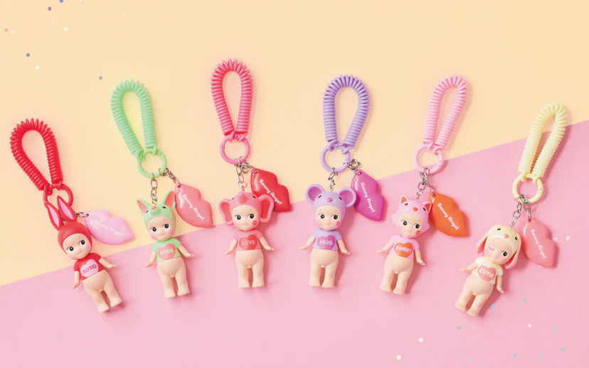 Kiss Kiss (keychain figure)
