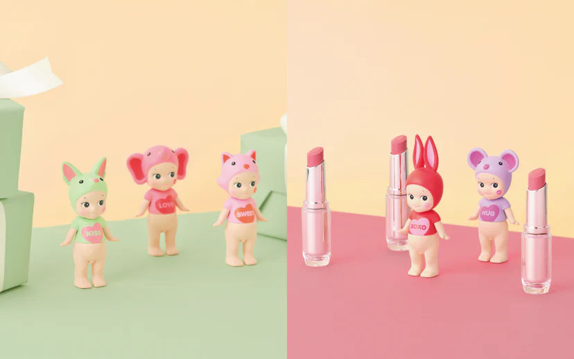 Kiss Kiss (keychain figure)